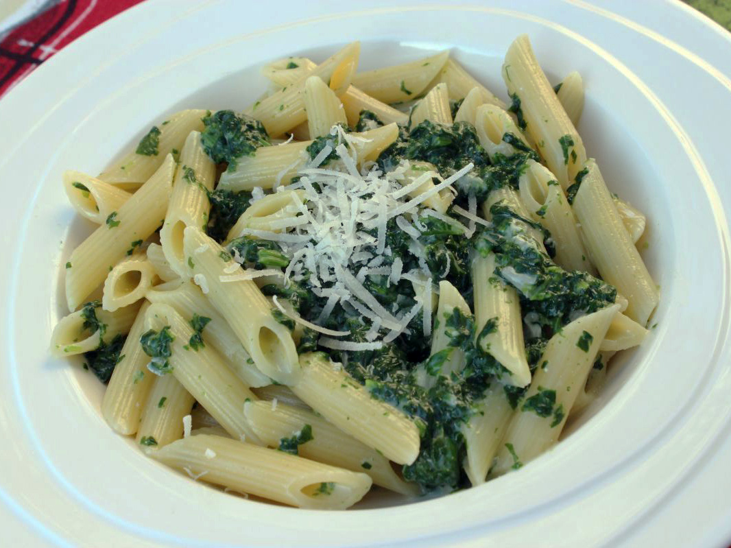 Penne con spinaci e gorgonzola (Penne met spinazie en gorgonzola)