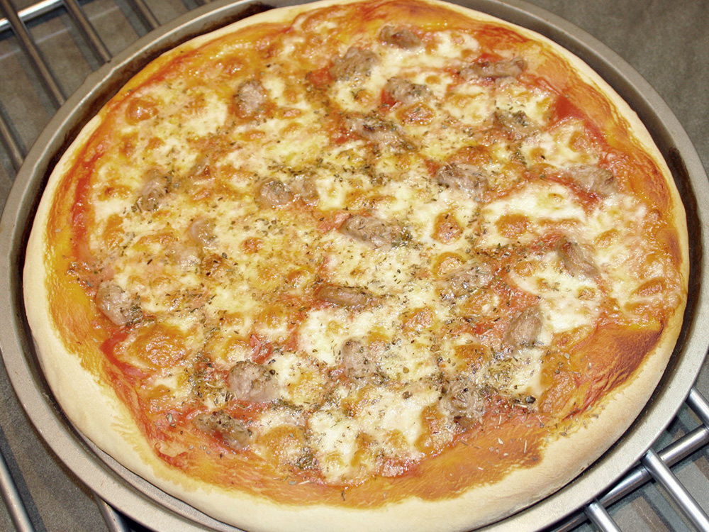 Pizza salsiccia (Pizza met verse worst)